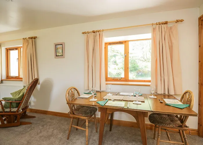 Swallow's Nest * كيسويك