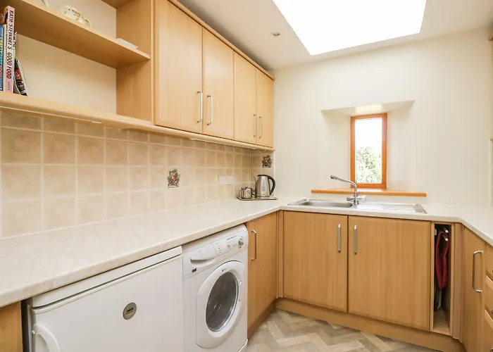 Swallow's Nest * كيسويك