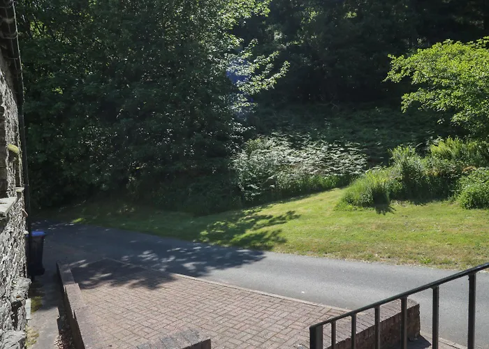 Swallow's Nest * كيسويك